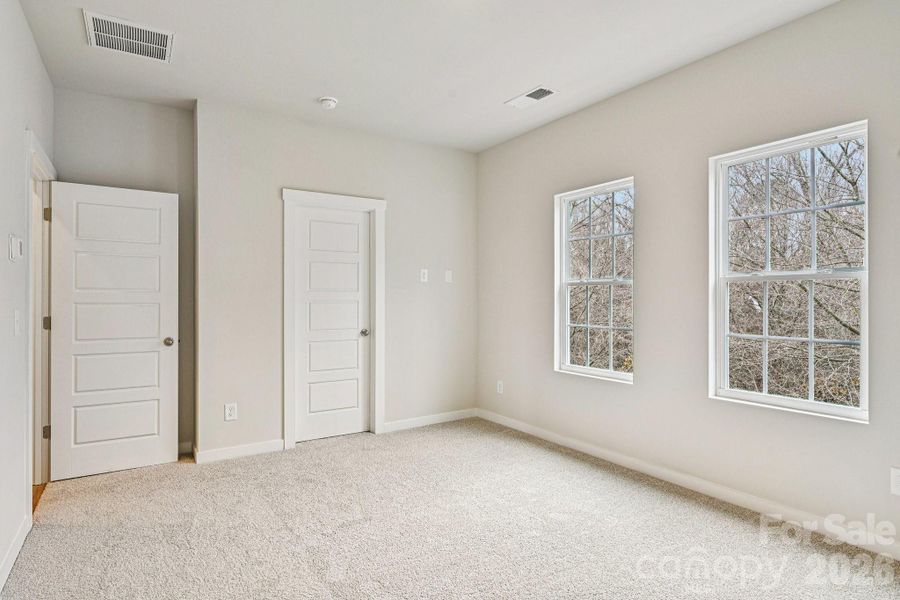 Spacious, unfurnished interior of a new home in Vanguard at Vermillion, Huntersville (Image 29). Spacious, unfurnished interior of a new home in Vanguard at Vermillion, Huntersville (Image 29).