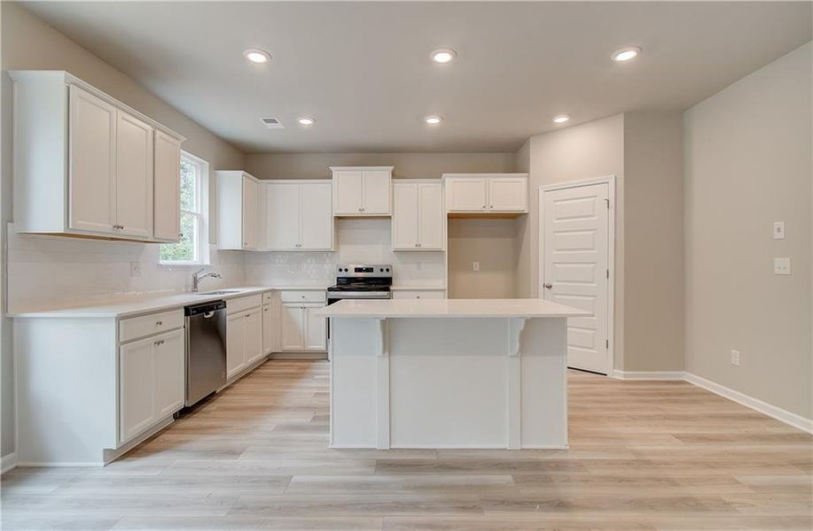 Furnished interior view inside a new home in Berkeley Lakes, Locust Grove (Image 12).