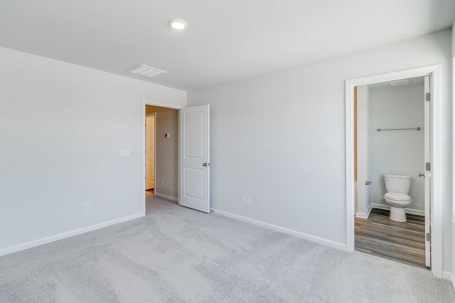 Spacious, unfurnished interior of a new home in Haynes Park, Columbia (Image 23).