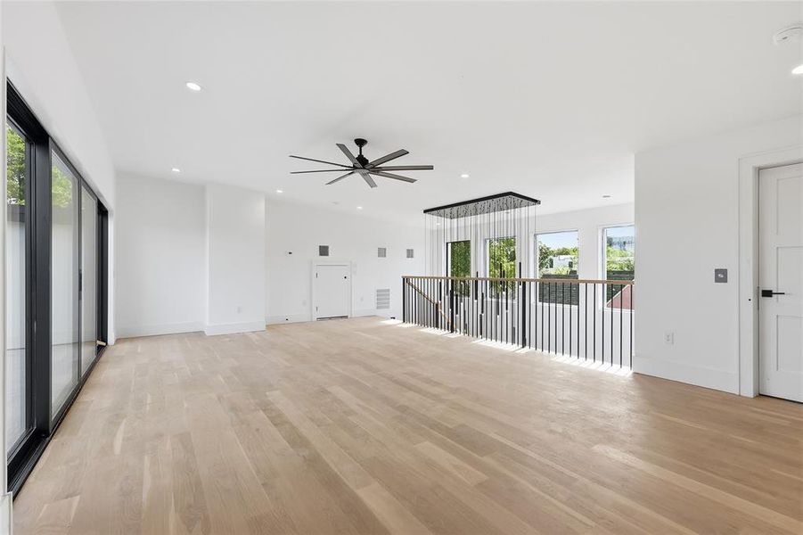 Spacious, unfurnished interior of a new home in , Dallas (Image 27).