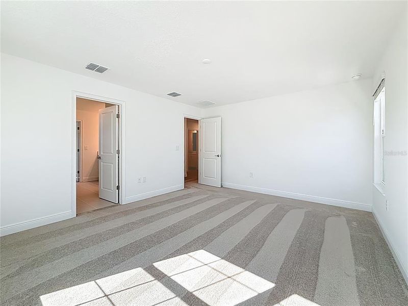 Spacious, unfurnished interior of a new home in , St. Petersburg (Image 57).