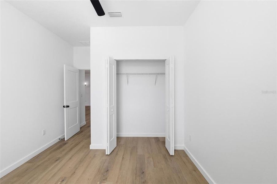 Spacious, unfurnished interior of a new home in , Dade City (Image 30).