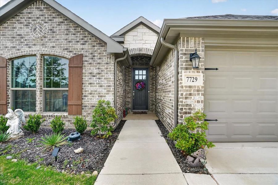 Exterior details and patio area of a home in Silo Mills, Joshua (Image 3).