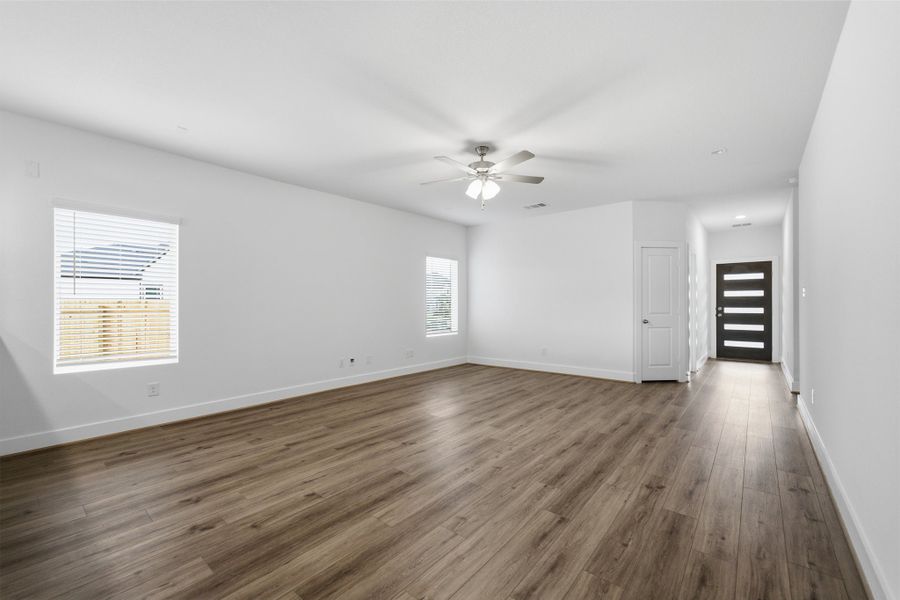 Spacious, unfurnished interior of a new home in Sanctuary, Salado (Image 24).