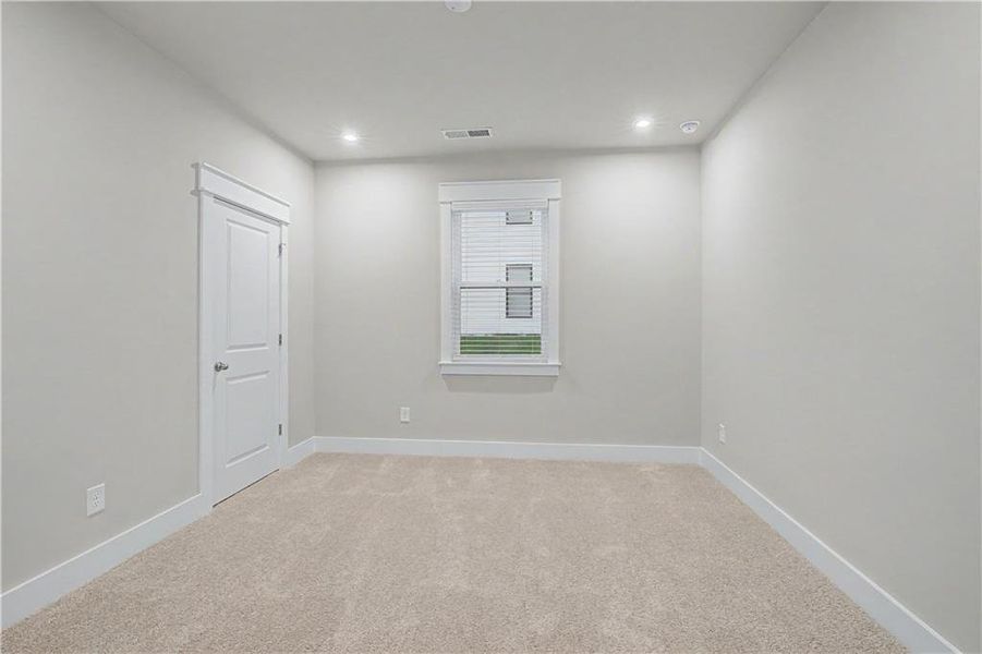 Spacious, unfurnished interior of a new home in Springside Reserve, Powder Springs (Image 31).