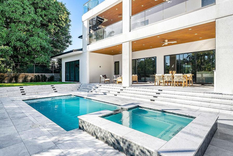 074-25833rdCourt-WestPalmBeach-FL-33407-