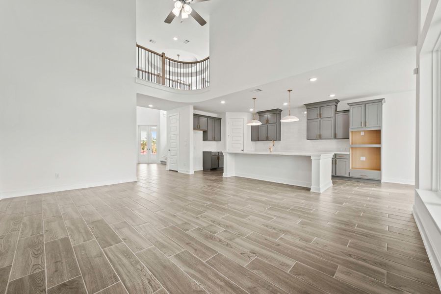 Representative image. Features, specifications, selections and colors may vary. Representative image. Features, specifications, selections and colors may vary.