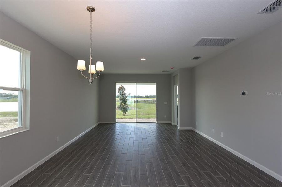 Spacious, unfurnished interior of a new home in Bay Lake Farms, St. Cloud (Image 13).