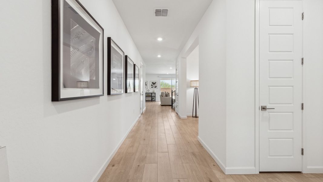 Spacious, unfurnished interior of a new home in Prada, Phoenix (Image 19).