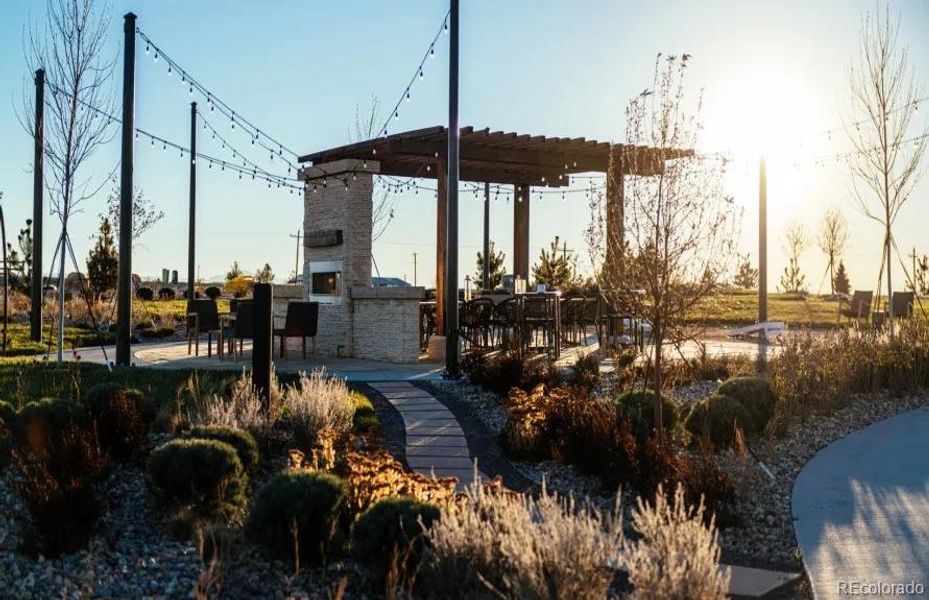 Community amenities in Hilltop at Inspiration, Aurora (Image 45).