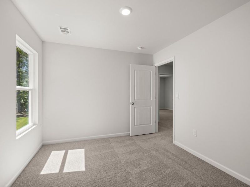 Spacious, unfurnished interior of a new home in Falcon Landing Townhomes, Gainesville (Image 31).