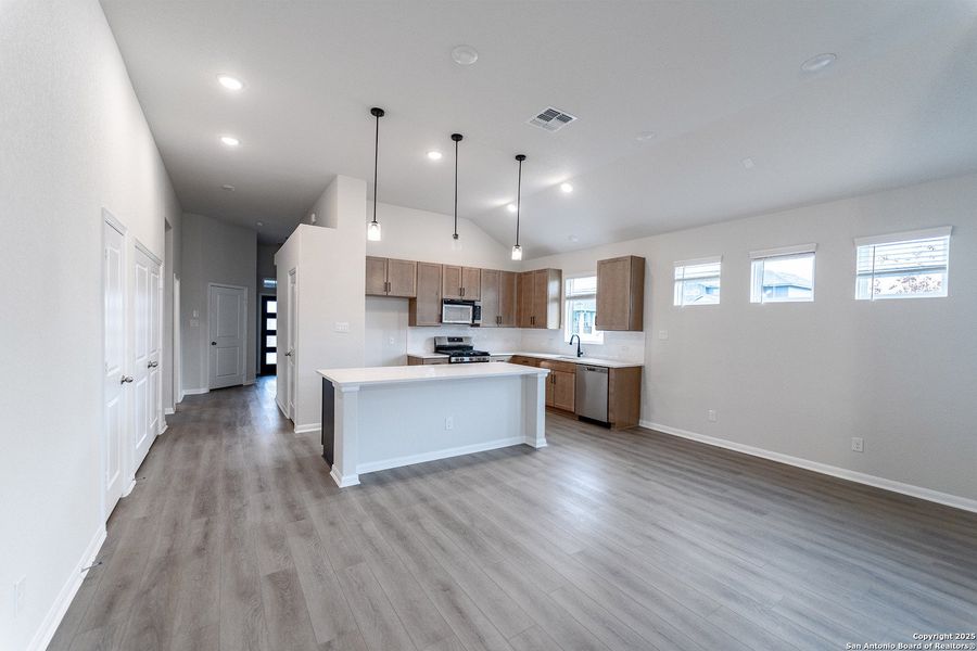 Furnished interior view inside a new home in Homestead, Schertz (Image 6).