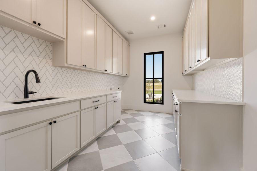 Furnished interior view inside a new home in Fleming Pointe, Fort Worth (Image 11).