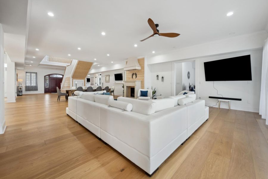 Furnished interior view inside a new home in , Georgetown (Image 33).