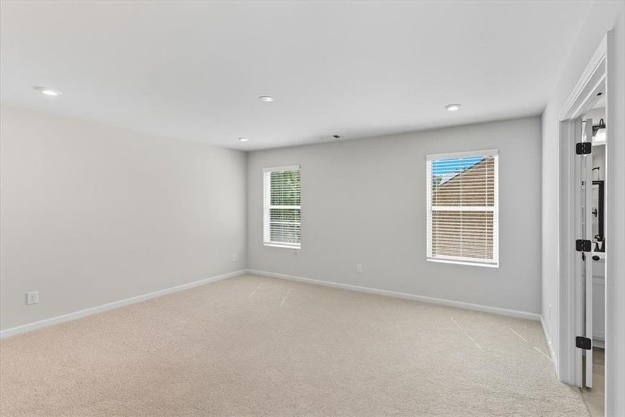 Spacious, unfurnished interior of a new home in Meadow Pines, Dallas (Image 20).