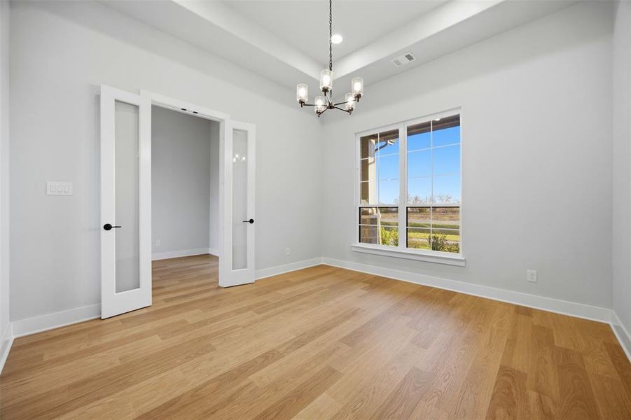 Spacious, unfurnished interior of a new home in Waterfall Ranch - 1 Acre Lots, Waxahachie (Image 30). Spacious, unfurnished interior of a new home in Waterfall Ranch - 1 Acre Lots, Waxahachie (Image 30).