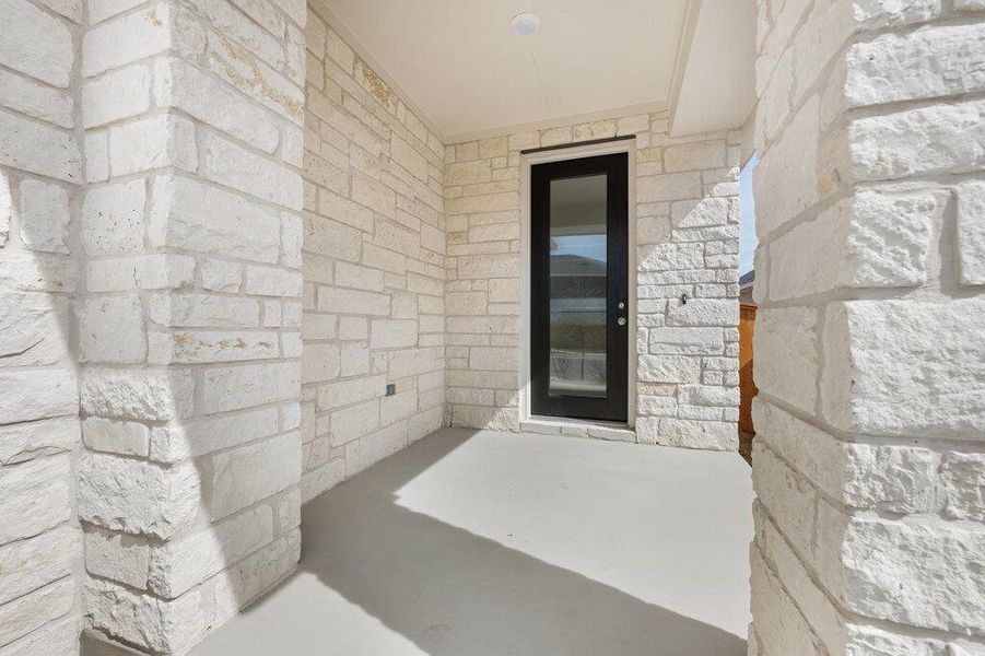 Exterior details and patio area of a home in La Cima, San Marcos (Image 28).