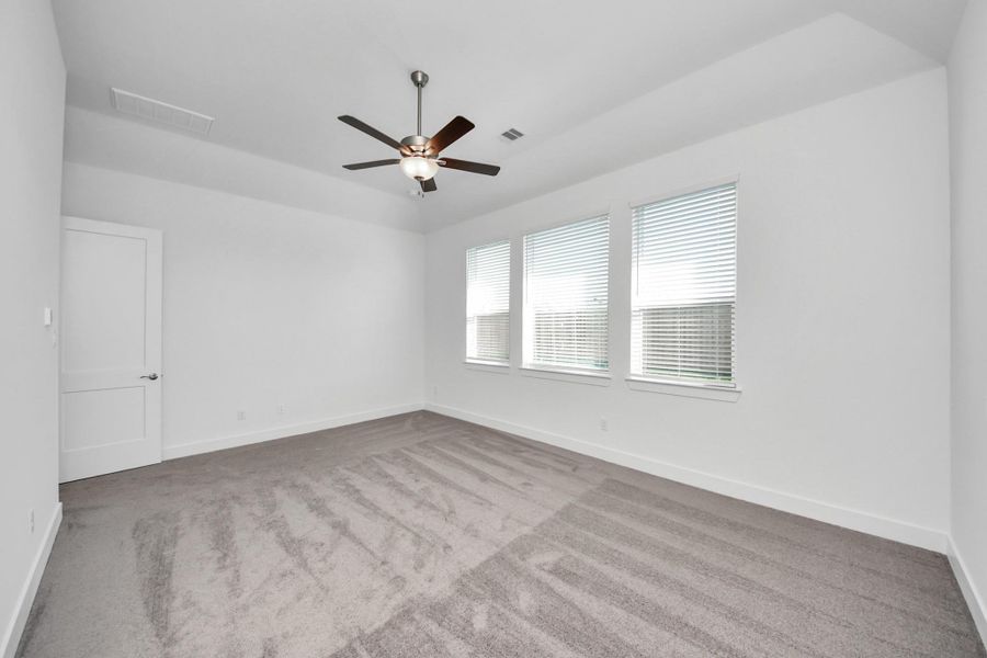 Spacious, unfurnished interior of a new home in Meridiana 50's, Manvel (Image 22). Spacious, unfurnished interior of a new home in Meridiana 50's, Manvel (Image 22).