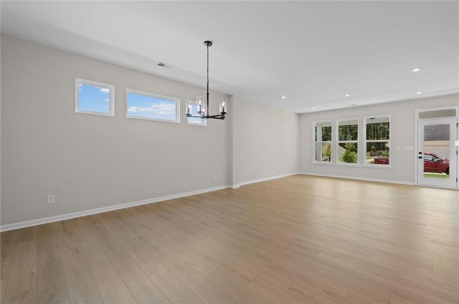 Spacious, unfurnished interior of a new home in Easton Park, Dallas (Image 36). Spacious, unfurnished interior of a new home in Easton Park, Dallas (Image 36).