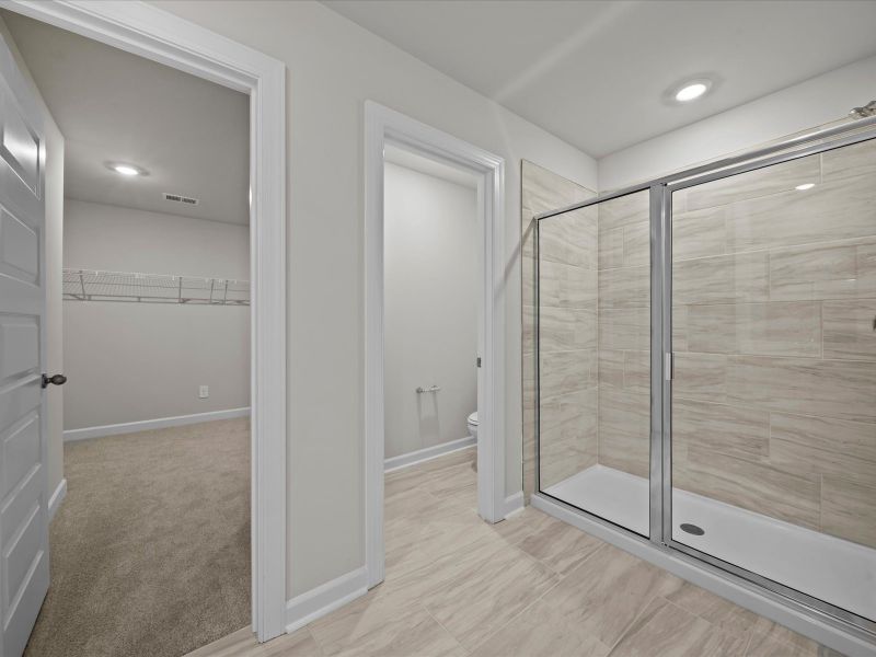 Spacious, unfurnished interior of a new home in Wexford Park, Fountain Inn (Image 17).