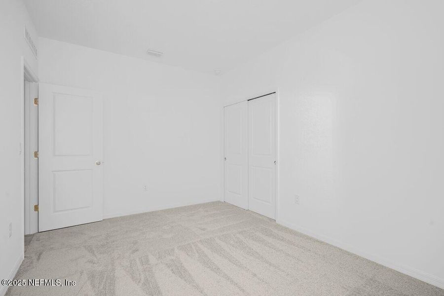 Spacious, unfurnished interior of a new home in Coopers Meadow, Jacksonville (Image 28).