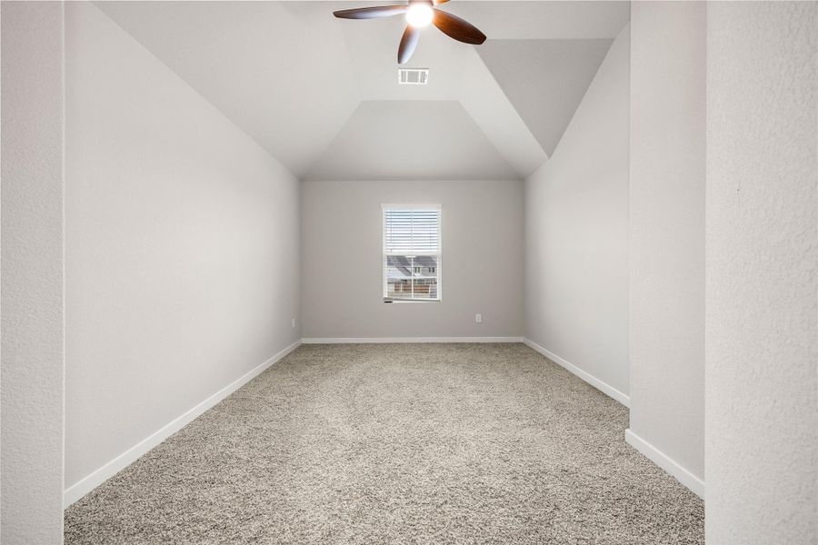 Spacious, unfurnished interior of a new home in , Rosenberg (Image 34).