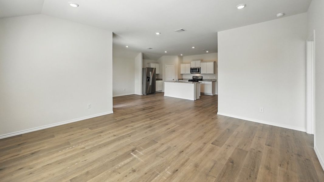 Spacious, unfurnished interior of a new home in Stonewyck Farms, Ennis (Image 21).