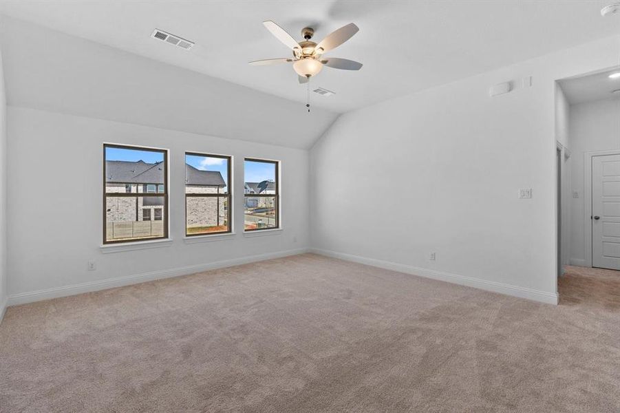 Spacious, unfurnished interior of a new home in Painted Tree, McKinney (Image 26).