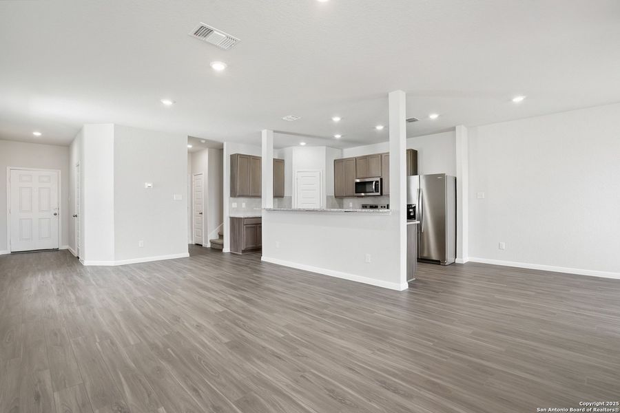 Spacious, unfurnished interior of a new home in Melissa Ranch, San Antonio (Image 22). Spacious, unfurnished interior of a new home in Melissa Ranch, San Antonio (Image 22).