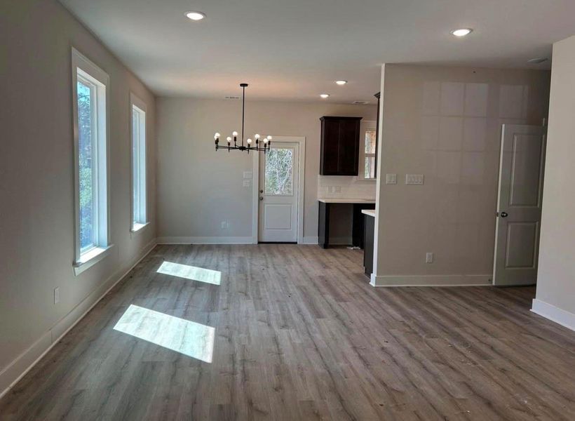 Spacious, unfurnished interior of a new home in , Livingston (Image 10).