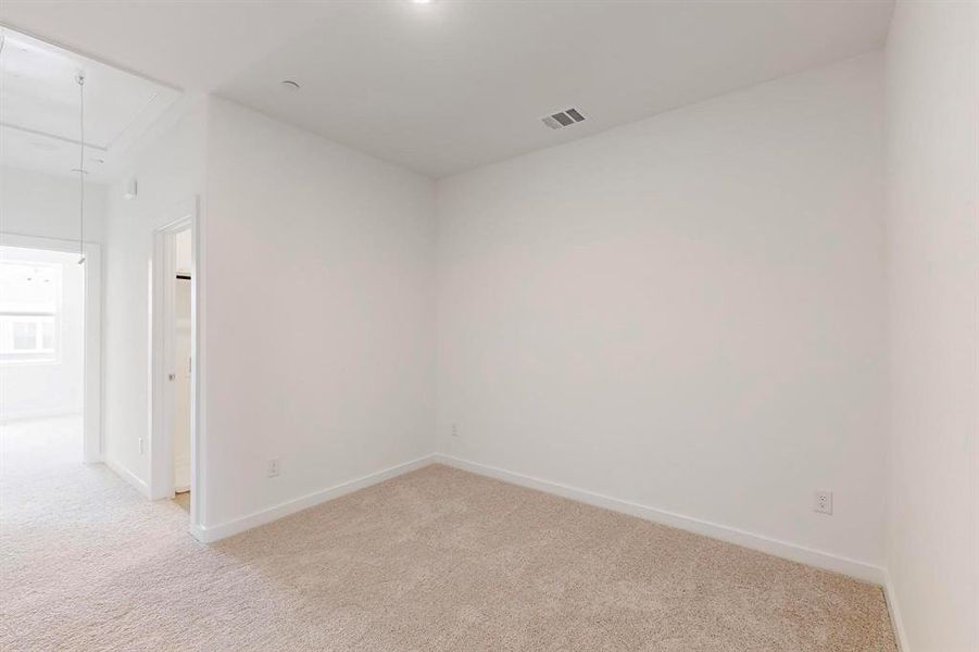 Spacious, unfurnished interior of a new home in Solterra Texas, Mesquite (Image 29).
