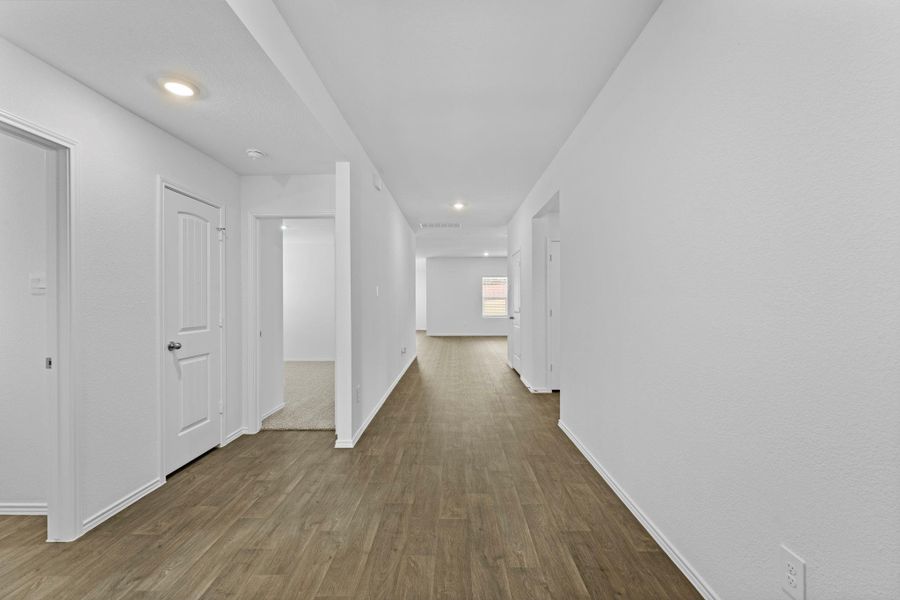 Spacious, unfurnished interior of a new home in Watermill, Uhland (Image 22). Spacious, unfurnished interior of a new home in Watermill, Uhland (Image 22).