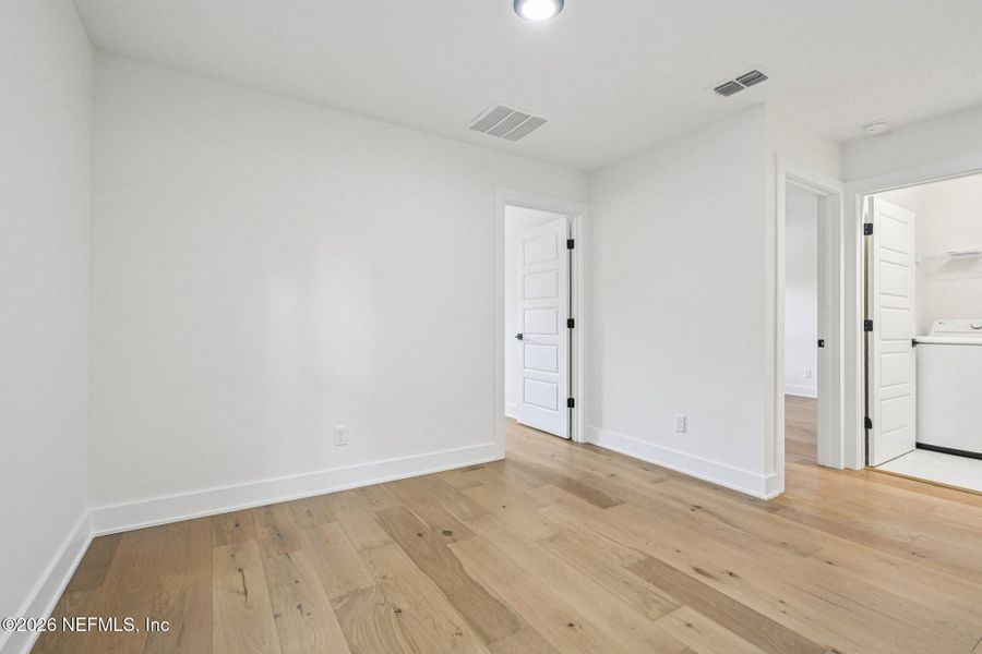 Spacious, unfurnished interior of a new home in , Green Cove Springs (Image 21).