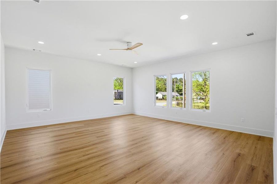 Spacious, unfurnished interior of a new home in , Duluth (Image 93).
