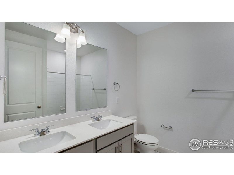 Furnished interior view inside a new home in Vantage, Berthoud (Image 8).