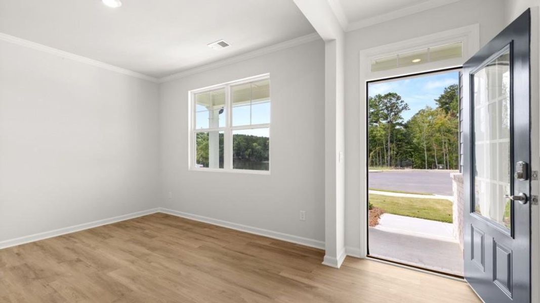 Spacious, unfurnished interior of a new home in Fairway 17 at Mirror Lake, Villa Rica (Image 16).
