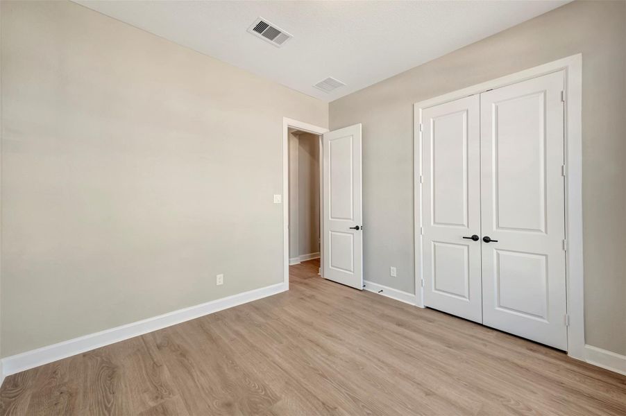 Spacious, unfurnished interior of a new home in Kresston - Enclave Collection, Montgomery (Image 20).