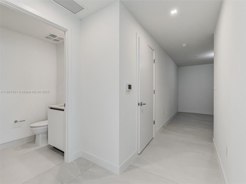 Spacious, unfurnished interior of a new home in Casamar, Pompano Beach (Image 50). Spacious, unfurnished interior of a new home in Casamar, Pompano Beach (Image 50).