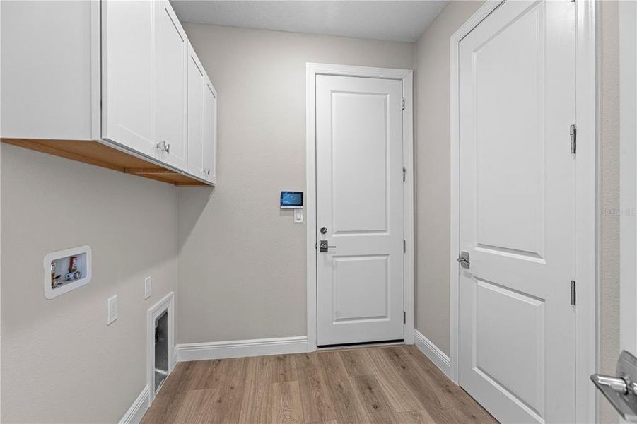 Spacious, unfurnished interior of a new home in Cresswind Lakewood Ranch, Lakewood Ranch (Image 19). Spacious, unfurnished interior of a new home in Cresswind Lakewood Ranch, Lakewood Ranch (Image 19).