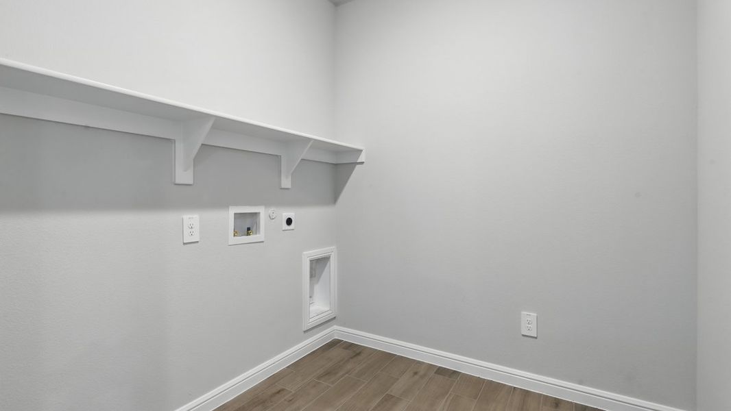 Spacious, unfurnished interior of a new home in The Canyons, Keene (Image 25).