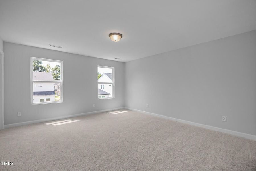 Spacious, unfurnished interior of a new home in Gregory Village, Lillington (Image 28).
