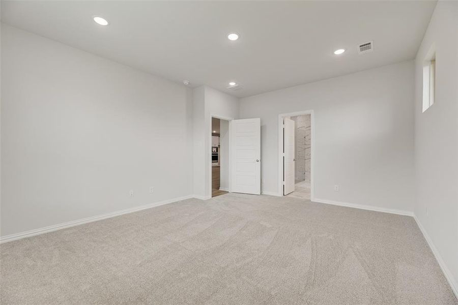 Spacious, unfurnished interior of a new home in Sutton Fields, Celina (Image 26).