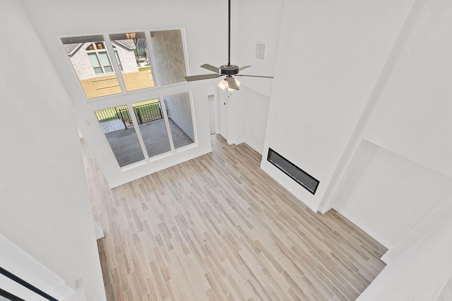 Spacious, unfurnished interior of a new home in The Colony, Bastrop (Image 35).