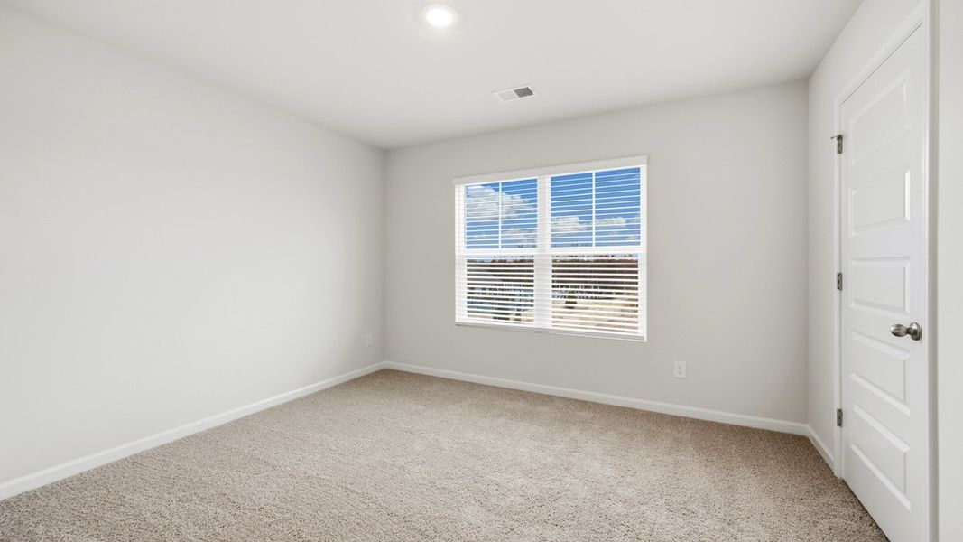 Representative unfurnished interior of a home built from the Hayden by D.R. Horton in Jackson Landing, Jefferson (Image 28).
