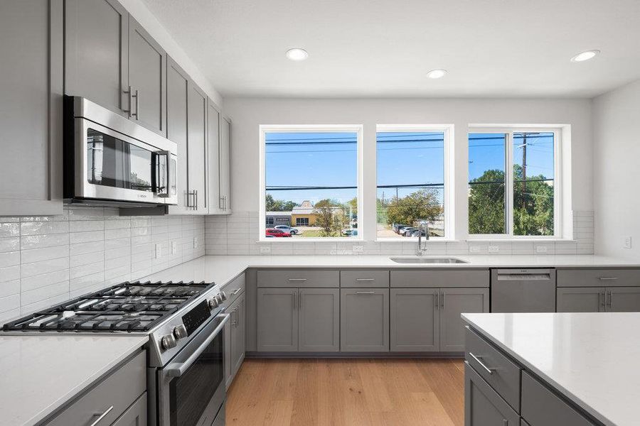 Images are for illustrative purposes only. Photos reflect a similar floor plan and are intended to convey the overall look and feel of the interiors.