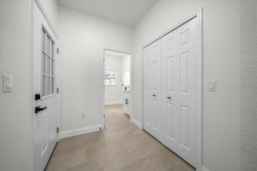 Spacious, unfurnished interior of a new home in , Dunnellon (Image 41). Spacious, unfurnished interior of a new home in , Dunnellon (Image 41).