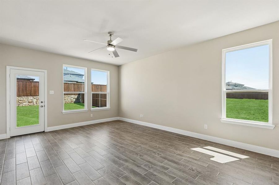 Spacious, unfurnished interior of a new home in Bellagio, Forney (Image 10).