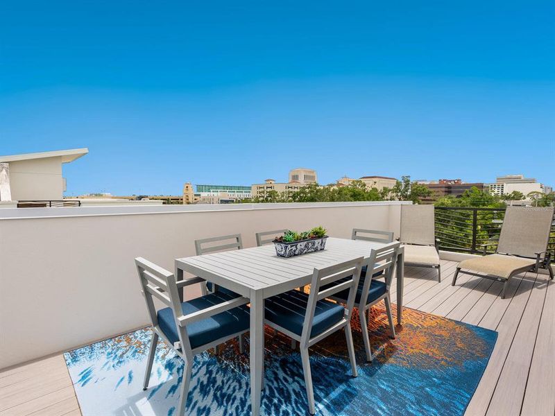 Exterior details and patio area of a home in , Sarasota (Image 3).
