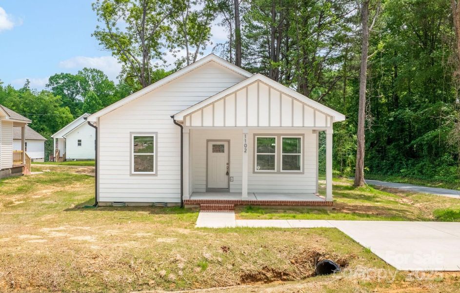 Front exterior of a new home in , Salisbury, NC, highlighting curb appeal (Image 25). Front exterior of a new home in , Salisbury, NC, highlighting curb appeal (Image 25).