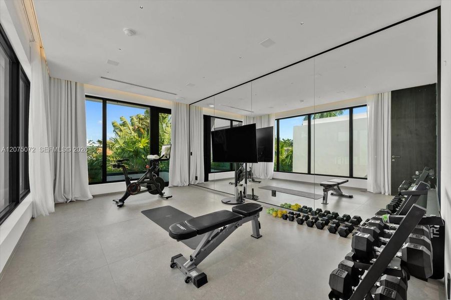 Community amenities in , Miami Beach (Image 28).